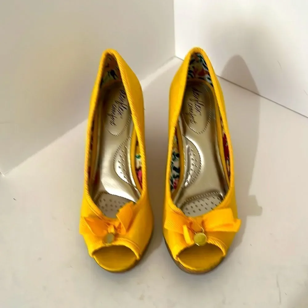 Dexflex Comfort Bright Yellow Peep Toe Cork Wedge Canvas Shoes With Bows Size 5